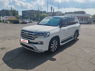 2017 Toyota Land Cruiser 200 Series Рестайлинг 2, белый, 5900000 рублей, вид 1