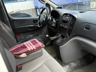 2008 Hyundai Grand Starex, белый, 725000 рублей, вид 3