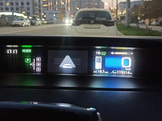 2016 Toyota Prius IV (XW50), белый, 1400000 рублей, вид 5