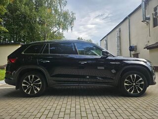 2023 Skoda Kodiaq I Рестайлинг, чёрный, 4300000 рублей, вид 4