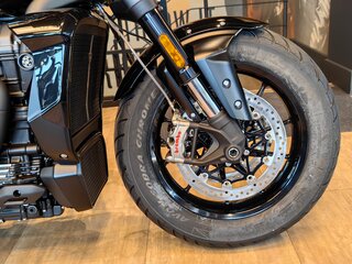 2025 Triumph Rocket 3, красный, 3650000 рублей, вид 2