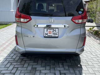 2017 Honda Freed+ II, серый, 1450000 рублей, вид 4
