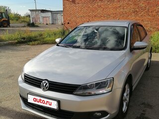 2014 Volkswagen Jetta VI, серебристый, 1050000 рублей, вид 2