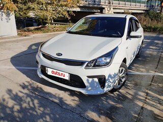 2018 Kia Rio IV, белый, 1550000 рублей, вид 3
