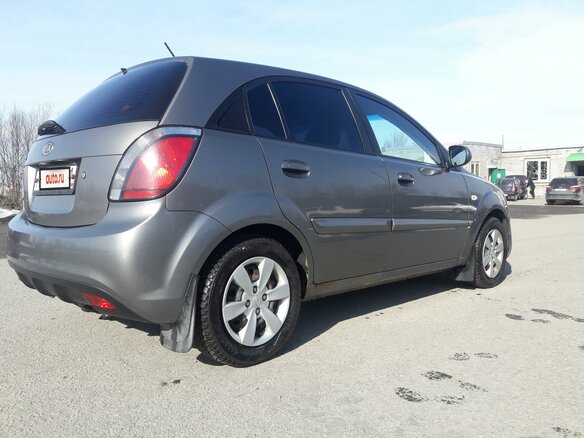 2011 Kia Rio II Рестайлинг, серый - вид 2