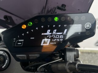2019 Yamaha MT-09 (FZ-09), серый, 1050000 рублей, вид 5