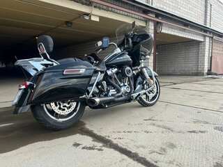 2018 Harley-Davidson Road Glide, чёрный, 1499999 рублей, вид 2