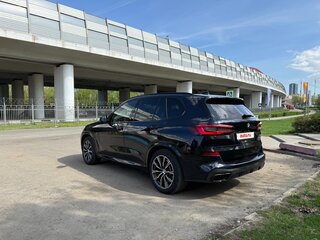 2020 BMW X5 45e IV (G05/G18), чёрный, 6490000 рублей, вид 4