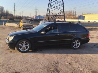 2004 Mercedes-Benz C-Класс 220 II (W203) Рестайлинг, чёрный, 420000 рублей, вид 3
