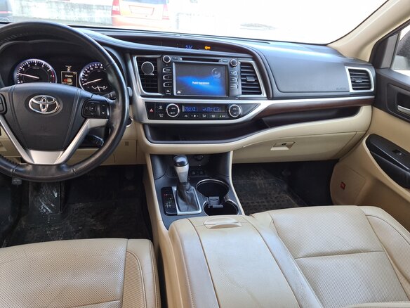 2014 Toyota Highlander III (XU50), чёрный - вид 17