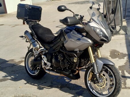 2010 Triumph Tiger 1050, серый, 558000 рублей, вид 1