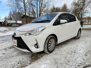 2019 Toyota Vitz III (XP130) Рестайлинг 2, белый, 1150000 рублей, вид 2