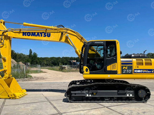 2026 Komatsu PC210, жёлтый, 20307540 рублей