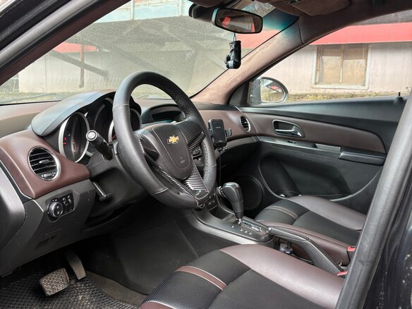 2012 Chevrolet Cruze I, чёрный, 550000 рублей - вид 5