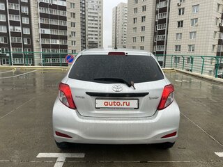 2012 Toyota Yaris III, серый, 750000 рублей, вид 3