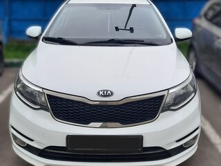 2017 Kia Rio III Рестайлинг, белый, 1100000 рублей, вид 1