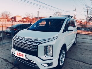 2019 Mitsubishi Delica D:5 I Рестайлинг, белый, 3600000 рублей, вид 1