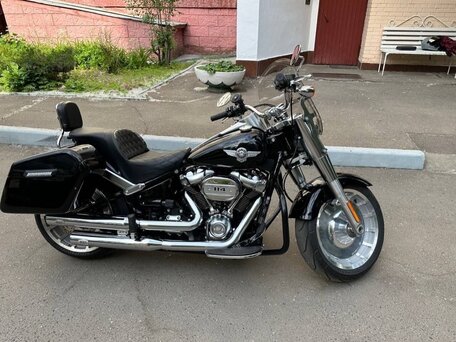 2020 Harley-Davidson Fat Boy, чёрный, 2090000 рублей, вид 4