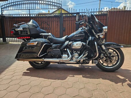 2019 Harley-Davidson Electra Glide, чёрный, 1900000 рублей, вид 4