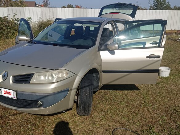 2007 Renault Megane II Рестайлинг, бежевый