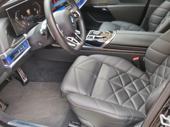 2022 BMW 7 серии 740d xDrive VII (G70), чёрный, 11980000 рублей - вид 6