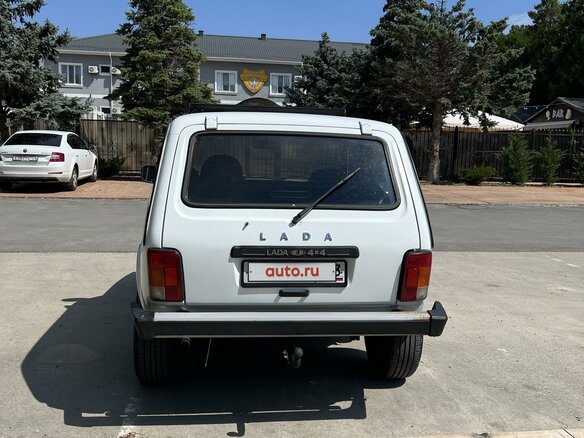 2014 Lada (ВАЗ) 2121 (4x4) I Рестайлинг, белый, 650000 рублей - вид 2