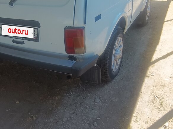 1997 Lada (ВАЗ) 2121 (4x4) I Рестайлинг, белый, 330000 рублей - вид 4