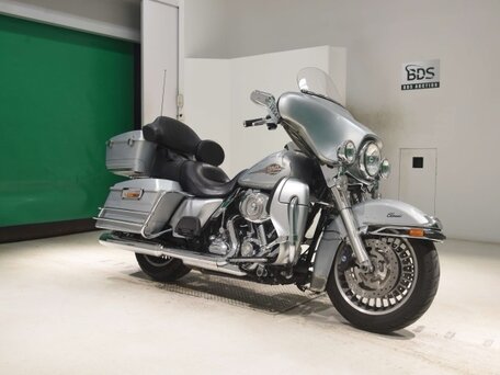 2011 Harley-Davidson Electra Glide, серебристый, 785000 рублей, вид 3