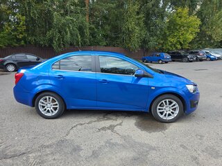 2013 Chevrolet Aveo II, синий, 500000 рублей, вид 2