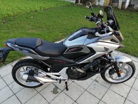 2017 Honda NC 700X, серебристый, 650000 рублей, вид 2