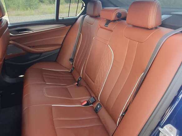 2017 BMW 5 серии 530d xDrive VII (G30/G31/G38), синий, 3350000 рублей - вид 14