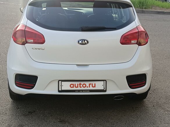 2016 Kia Ceed II Рестайлинг, белый, 1350000 рублей - вид 8