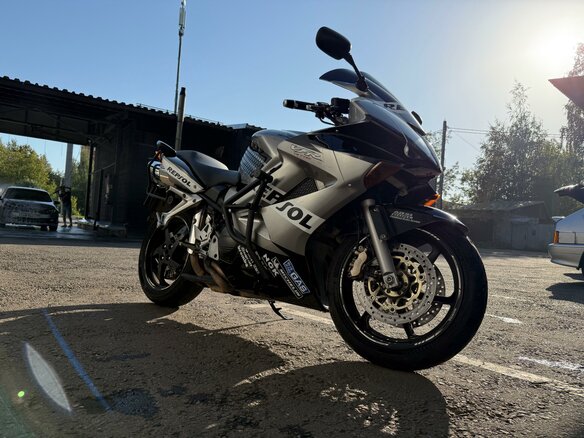 2002 Honda VFR 800, серебристый, 480000 рублей