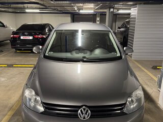 2013 Volkswagen Golf Plus II, серебристый, 700000 рублей, вид 2