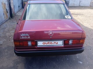 1990 Mercedes-Benz 190 (W201), красный, 1000000 рублей, вид 3