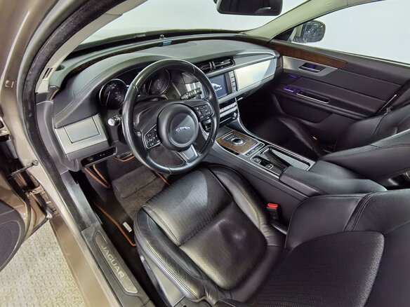 2016 Jaguar XF, коричневый - вид 5