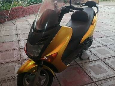 2000 Yamaha Majesty 125/180, золотистый, 159000 рублей, вид 2