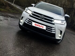 2014 Toyota Highlander III (XU50), белый, 3300000 рублей, вид 3