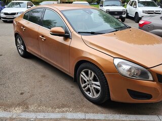 2012 Volvo S60 II, оранжевый, 890000 рублей, вид 3