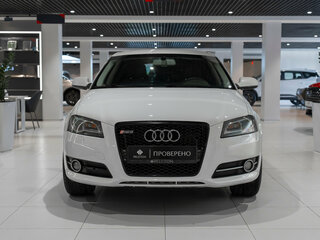 2013 Audi A3 II (8P) Рестайлинг 2, белый, 795000 рублей, вид 3