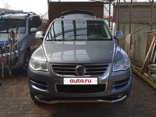 2007 Volkswagen Touareg I Рестайлинг, серебристый, 1900000 рублей, вид 2
