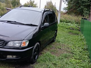 1998 Toyota Ipsum I (M10), чёрный, 600000 рублей, вид 1