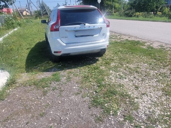 2016 Volvo XC60 I Рестайлинг, белый, 1900000 рублей - вид 8