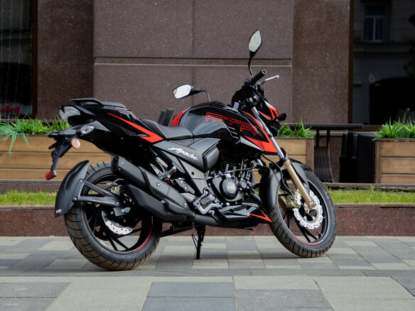 2026 TVS Apache, чёрный, 269900 рублей - вид 4
