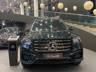 2025 Mercedes-Benz GLS 450 II (X167) Рестайлинг, зелёный, 15000000 рублей, вид 2