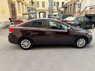 2010 Kia Cerato 5-speed II, пурпурный, 600000 рублей, вид 3