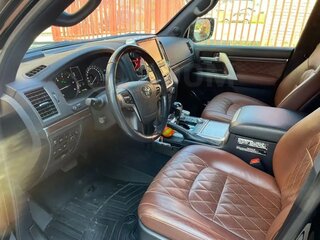 2016 Toyota Land Cruiser 200 Series Рестайлинг 2, чёрный, 8500000 рублей, вид 5