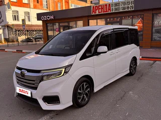 2018 Honda Stepwgn Spada V Рестайлинг, белый, 2100000 рублей, вид 2