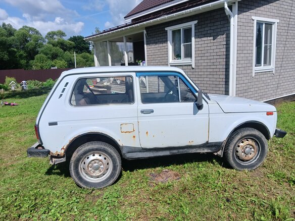 1997 Lada (ВАЗ) 2121 (4x4) I Рестайлинг, белый, 400000 рублей - вид 3