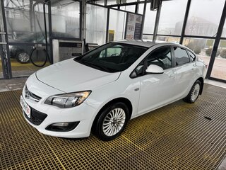 2013 Opel Astra J Рестайлинг, белый, 745000 рублей, вид 1